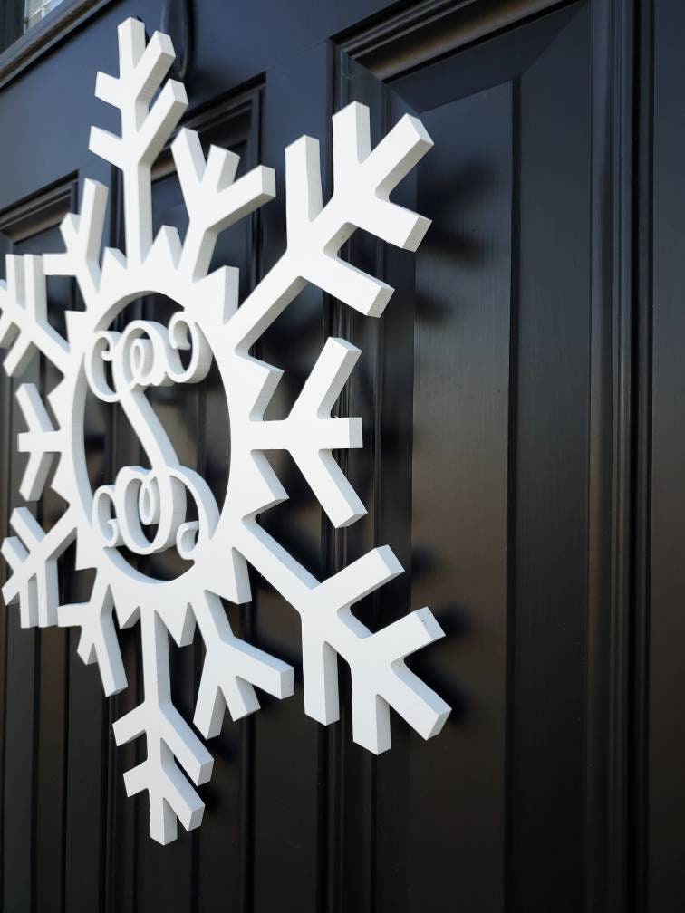 Personalized winter snowflake monogram door hanger, weatherproof white PVC door hanger, Winter door hanger, housewarming gifts, realtor gift
