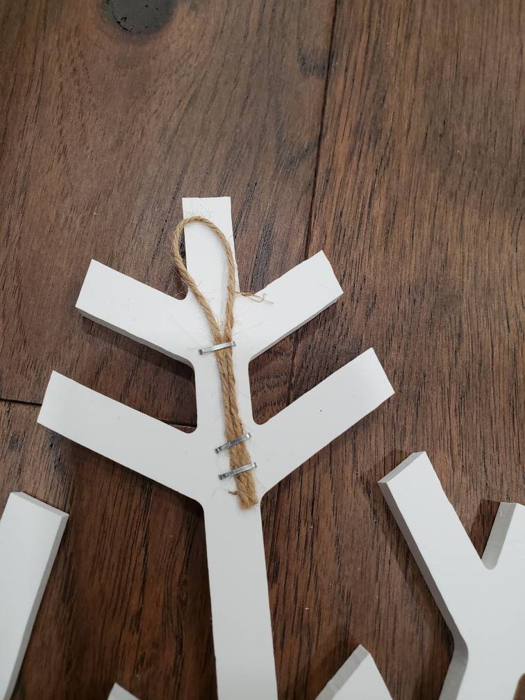 Personalized winter snowflake monogram door hanger, weatherproof white PVC door hanger, Winter door hanger, housewarming gifts, realtor gift
